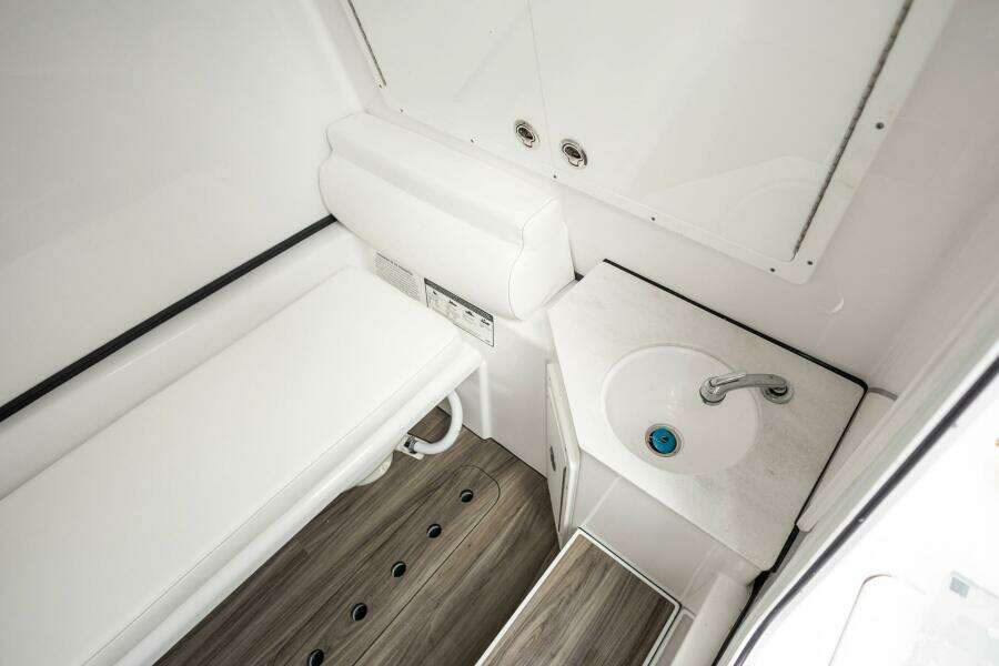 32ft Sportsman Yacht For Sale