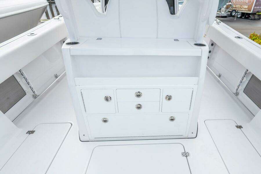 32ft Sportsman Yacht For Sale