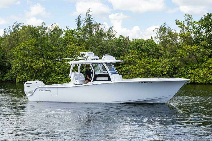 32ft Sportsman Yacht For Sale