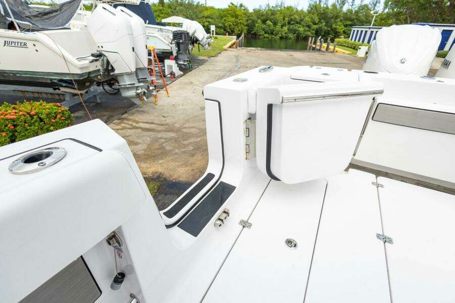 32ft Sportsman Yacht For Sale