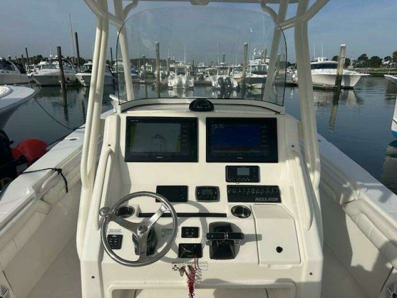 31ft Regulator Yacht For Sale