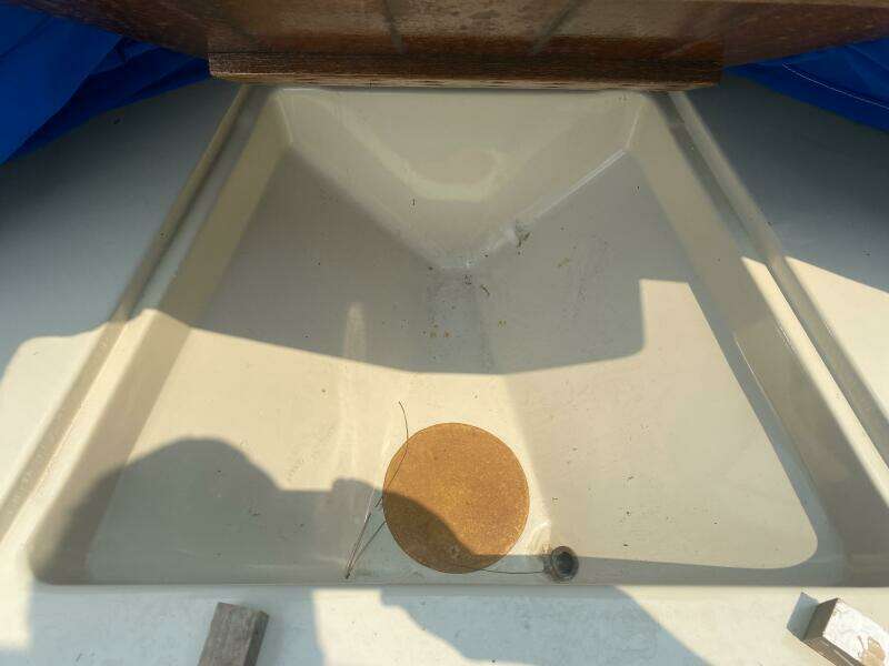 17ft Boston Whaler Yacht For Sale