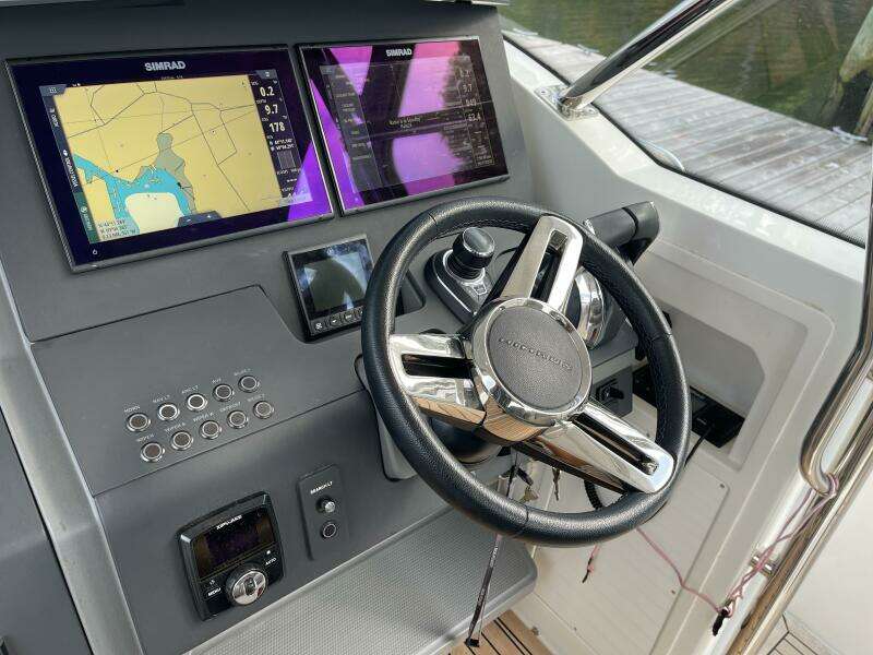 WINDRUSH 40ft Nimbus Yacht For Sale