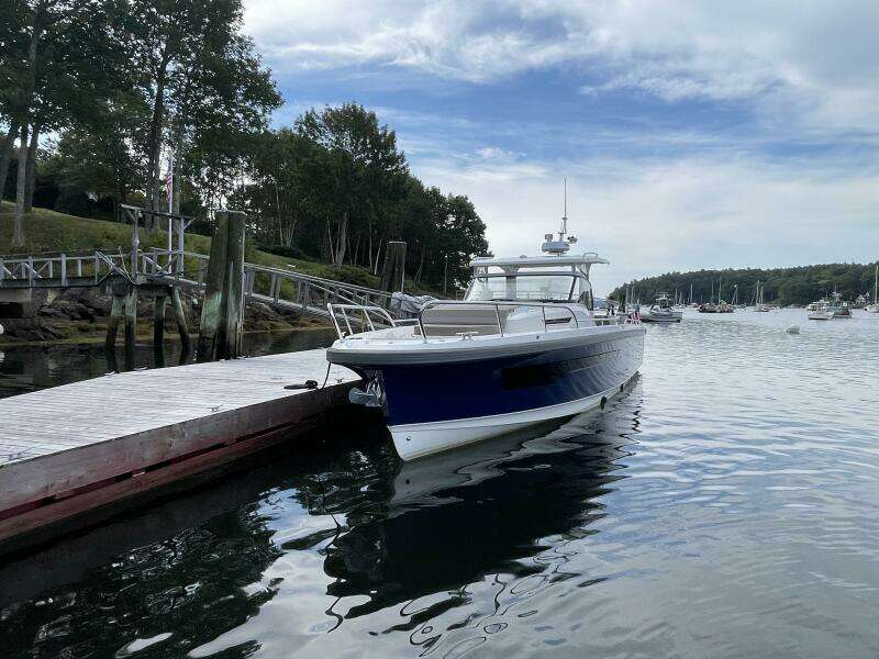WINDRUSH 40ft Nimbus Yacht For Sale