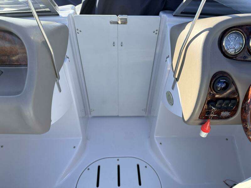 22ft Four Winns Yacht For Sale
