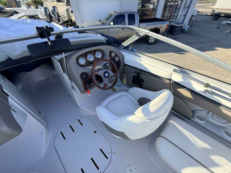 22ft Four Winns Yacht For Sale