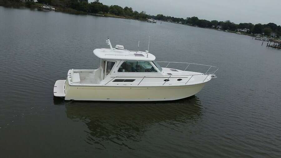 Marsh Harbour 33ft Back Cove Yacht For Sale