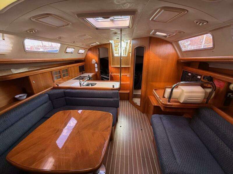 WINDEPENDENCE 38ft Hunter Yacht For Sale