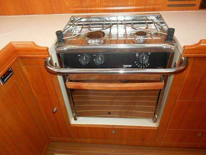 WINDEPENDENCE 38ft Hunter Yacht For Sale