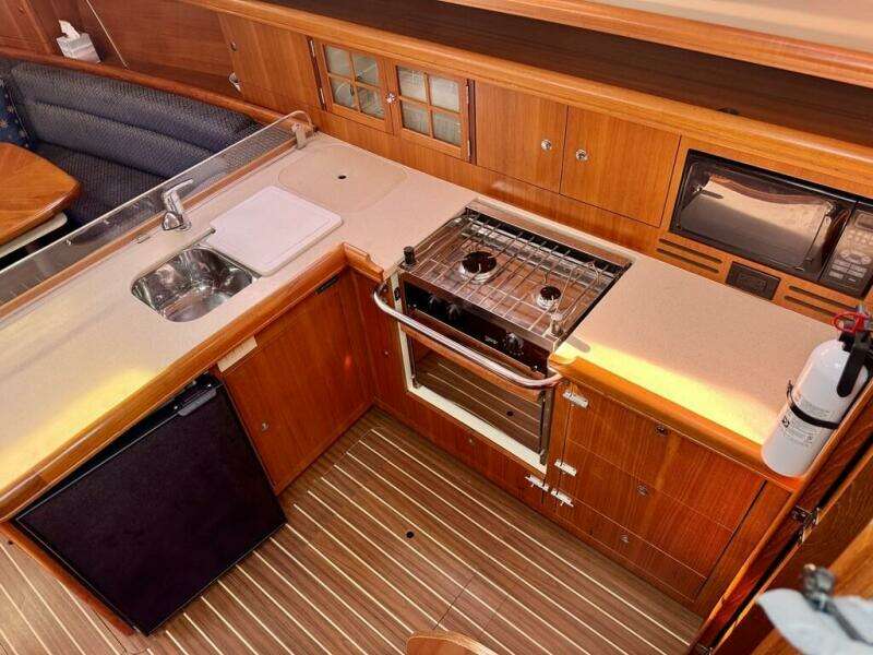 WINDEPENDENCE 38ft Hunter Yacht For Sale