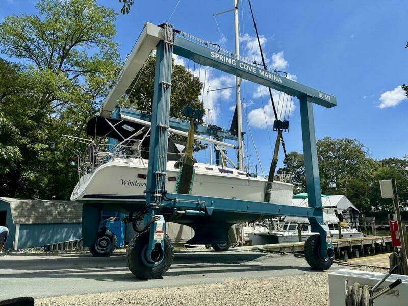 WINDEPENDENCE 38ft Hunter Yacht For Sale