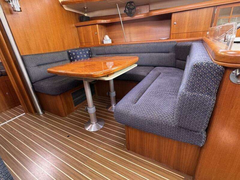 WINDEPENDENCE 38ft Hunter Yacht For Sale