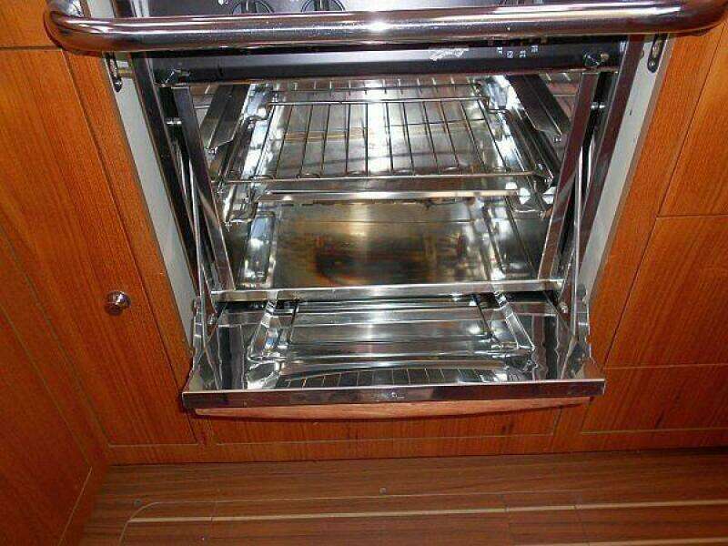 WINDEPENDENCE 38ft Hunter Yacht For Sale