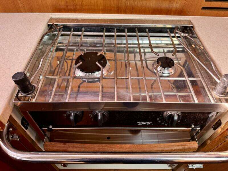 WINDEPENDENCE 38ft Hunter Yacht For Sale