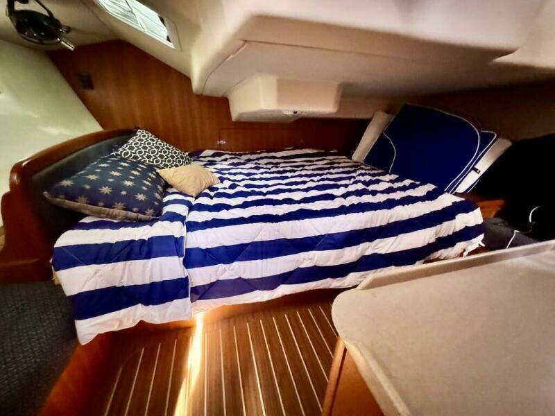 WINDEPENDENCE 38ft Hunter Yacht For Sale