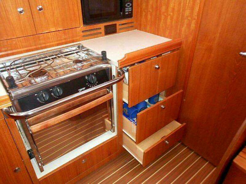 WINDEPENDENCE 38ft Hunter Yacht For Sale