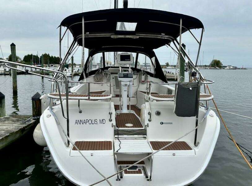 WINDEPENDENCE 38ft Hunter Yacht For Sale