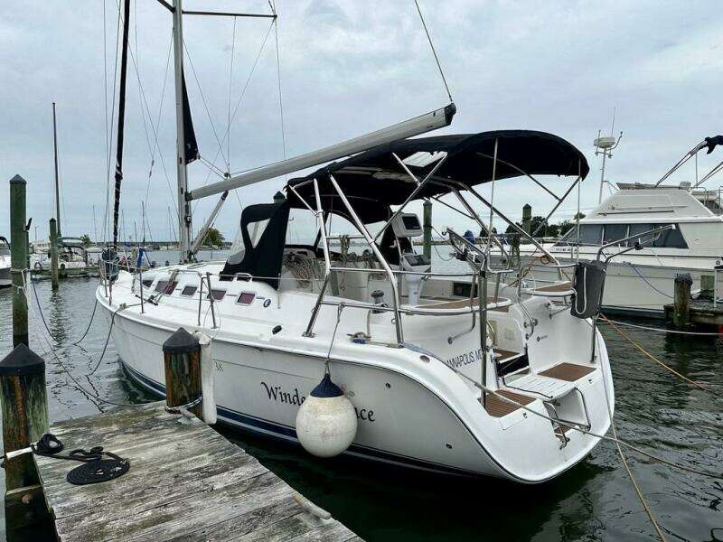 WINDEPENDENCE 38ft Hunter Yacht For Sale