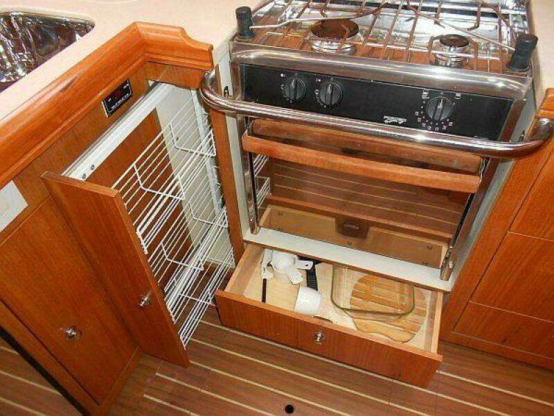 WINDEPENDENCE 38ft Hunter Yacht For Sale