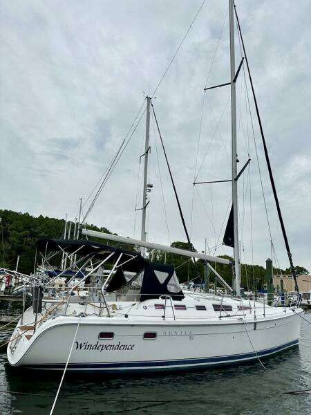 WINDEPENDENCE 38ft Hunter Yacht For Sale