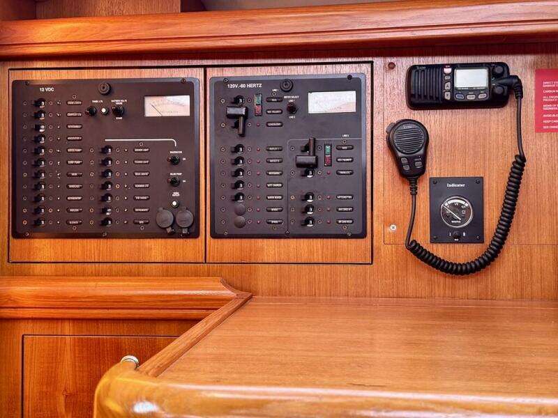 WINDEPENDENCE 38ft Hunter Yacht For Sale