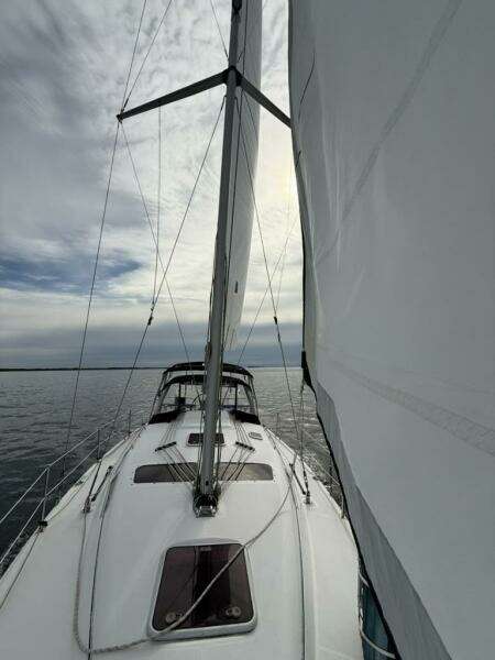 WINDEPENDENCE 38ft Hunter Yacht For Sale