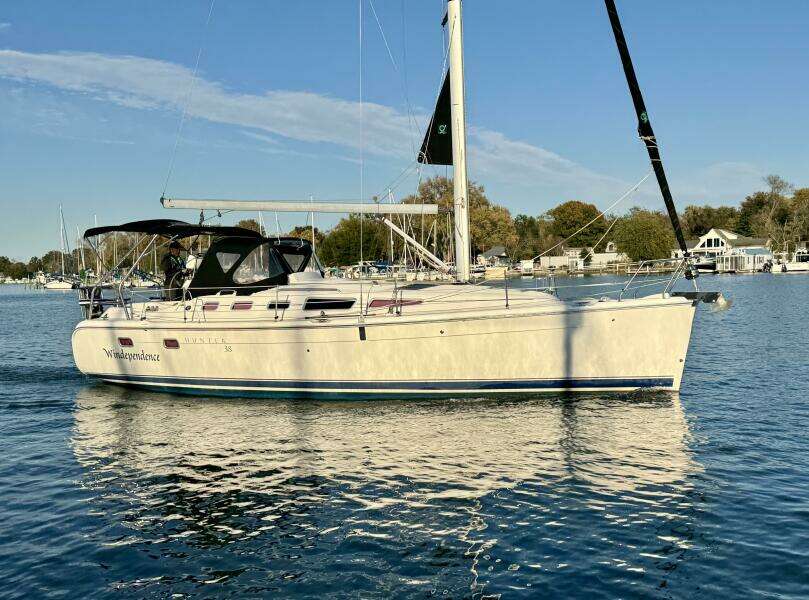 WINDEPENDENCE 38ft Hunter Yacht For Sale