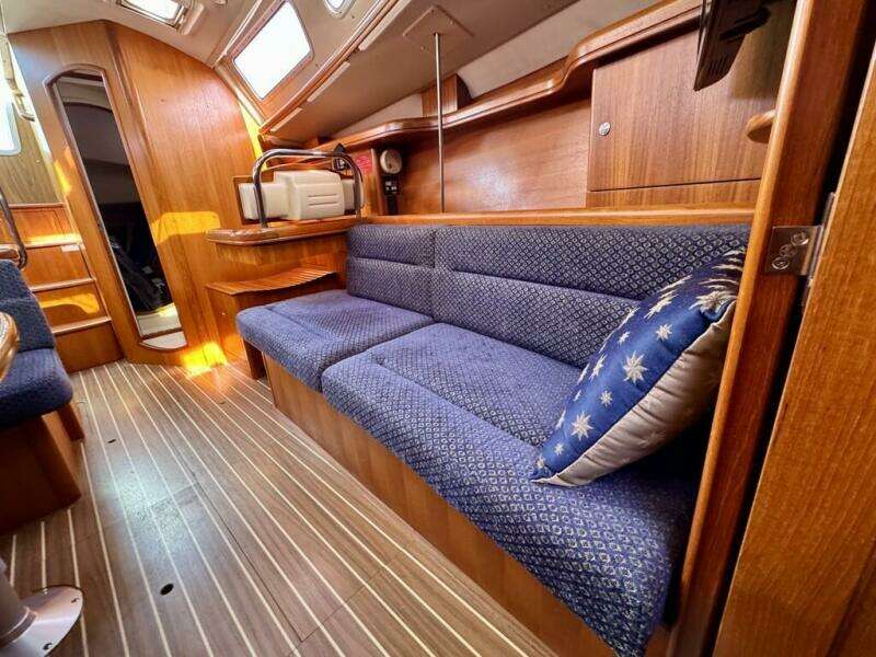 WINDEPENDENCE 38ft Hunter Yacht For Sale