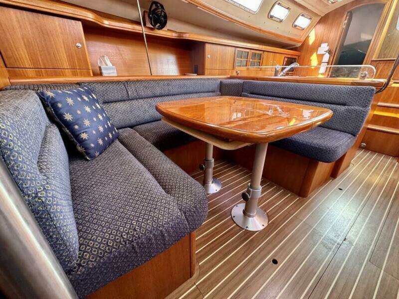 WINDEPENDENCE 38ft Hunter Yacht For Sale