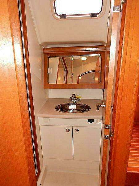 WINDEPENDENCE 38ft Hunter Yacht For Sale