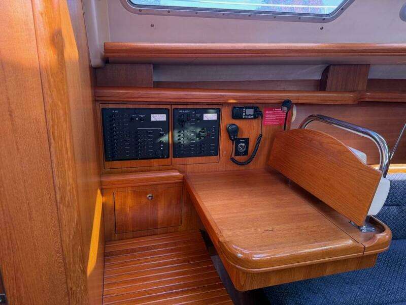 WINDEPENDENCE 38ft Hunter Yacht For Sale