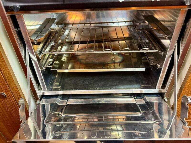 WINDEPENDENCE 38ft Hunter Yacht For Sale