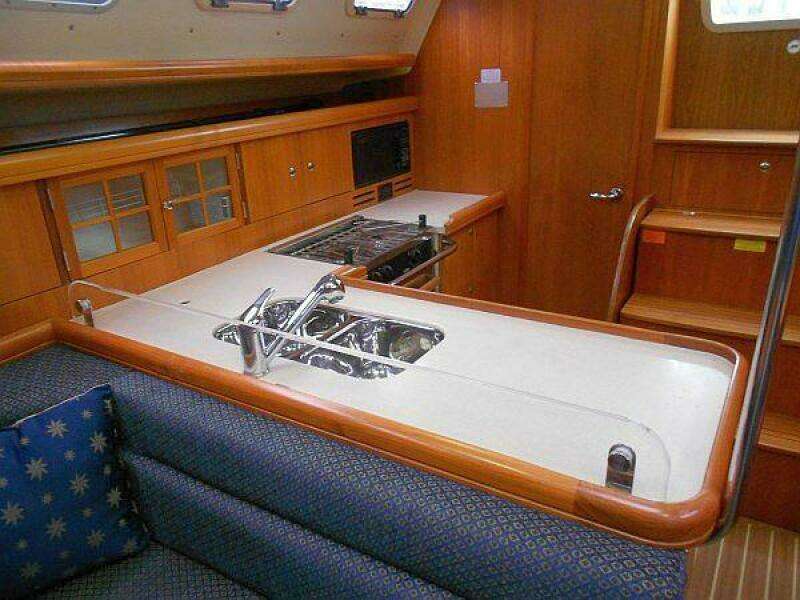 WINDEPENDENCE 38ft Hunter Yacht For Sale