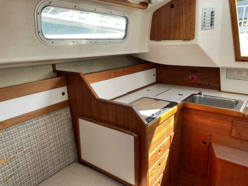 ARGO 28ft Sabre Yacht For Sale