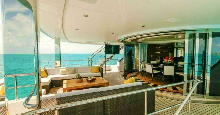 Bridge Deck Aft