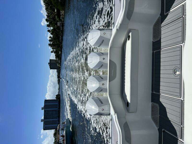 39ft Front Runner Yacht For Sale
