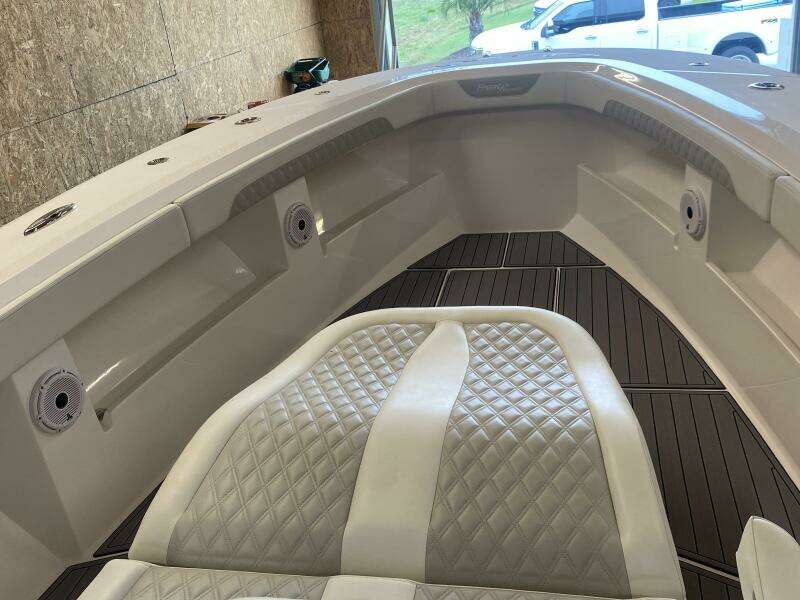 39ft Front Runner Yacht For Sale
