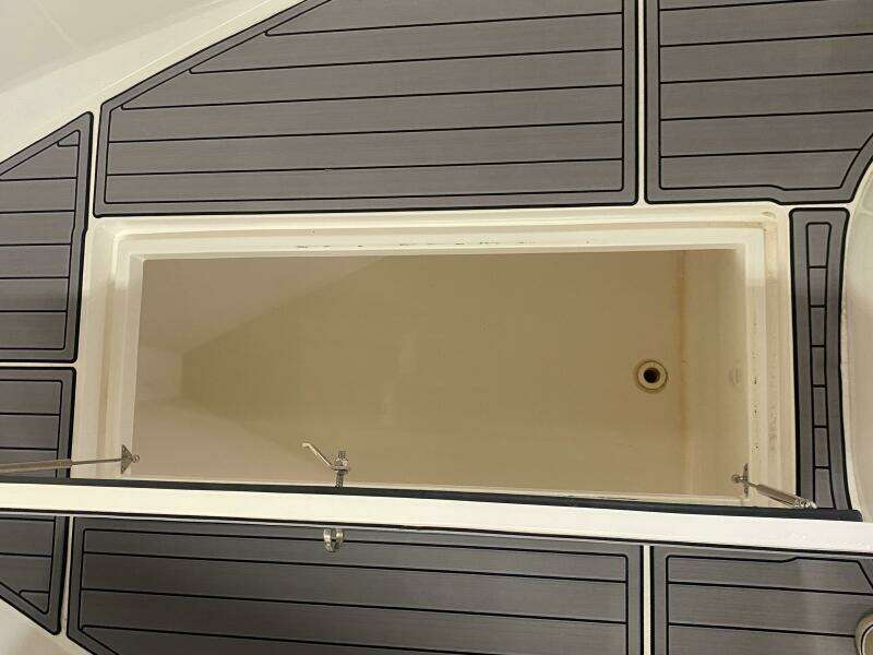 39ft Front Runner Yacht For Sale