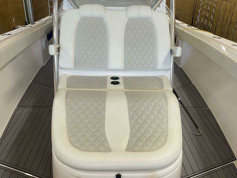 39ft Front Runner Yacht For Sale