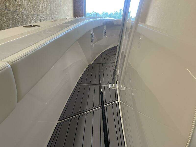 39ft Front Runner Yacht For Sale