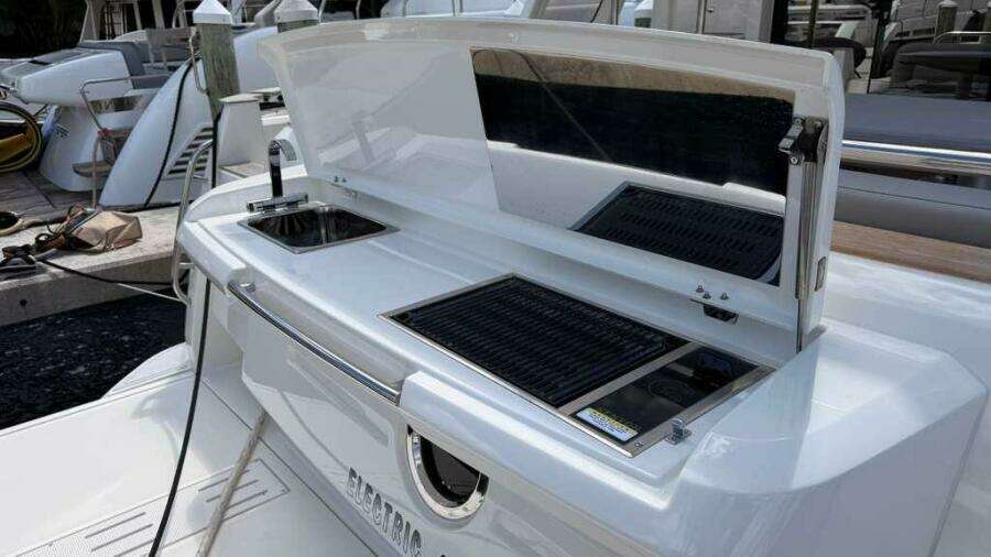 Electric Summer 48ft Greenline Yacht For Sale