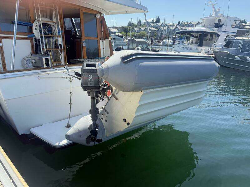 Shelter Belle 38ft Bayliner Yacht For Sale