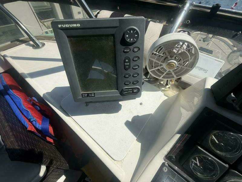 Shelter Belle 38ft Bayliner Yacht For Sale