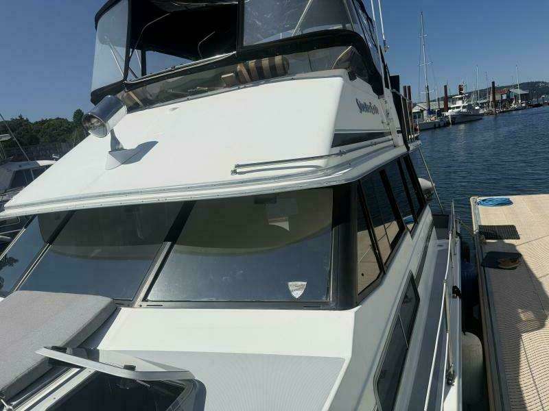 Shelter Belle 38ft Bayliner Yacht For Sale