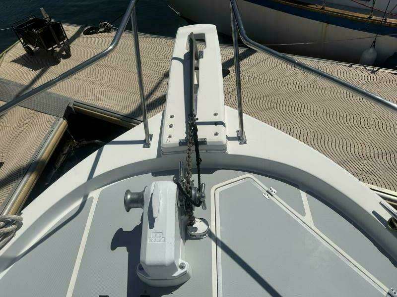 Shelter Belle 38ft Bayliner Yacht For Sale