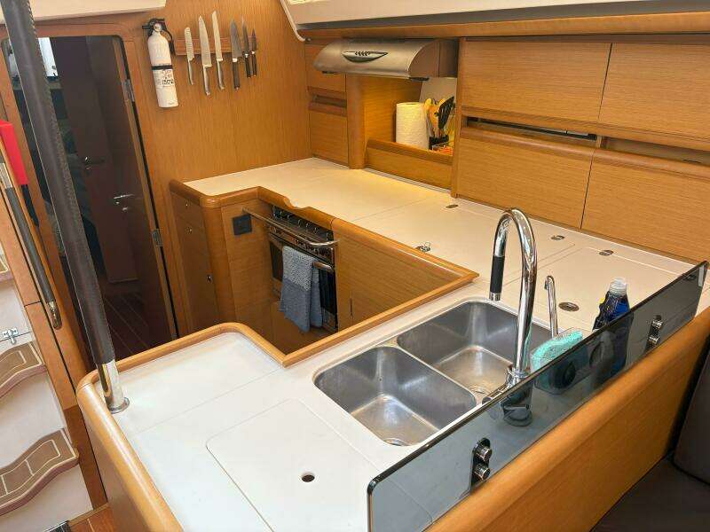 Remedy 57ft Jeanneau Yacht For Sale