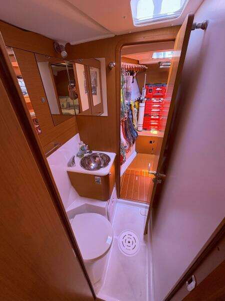 Remedy 57ft Jeanneau Yacht For Sale