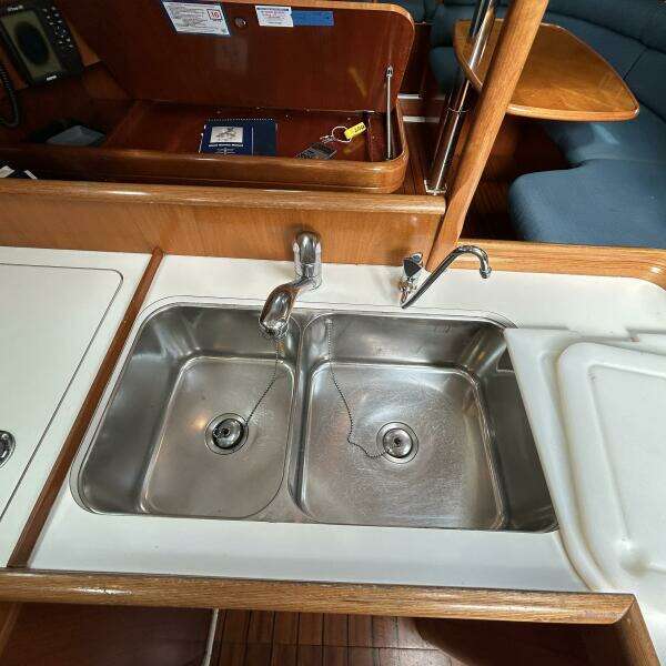 SeaCure 36ft Beneteau Yacht For Sale