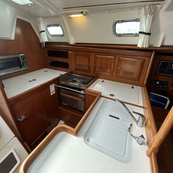 SeaCure 36ft Beneteau Yacht For Sale