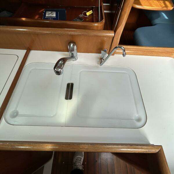 SeaCure 36ft Beneteau Yacht For Sale